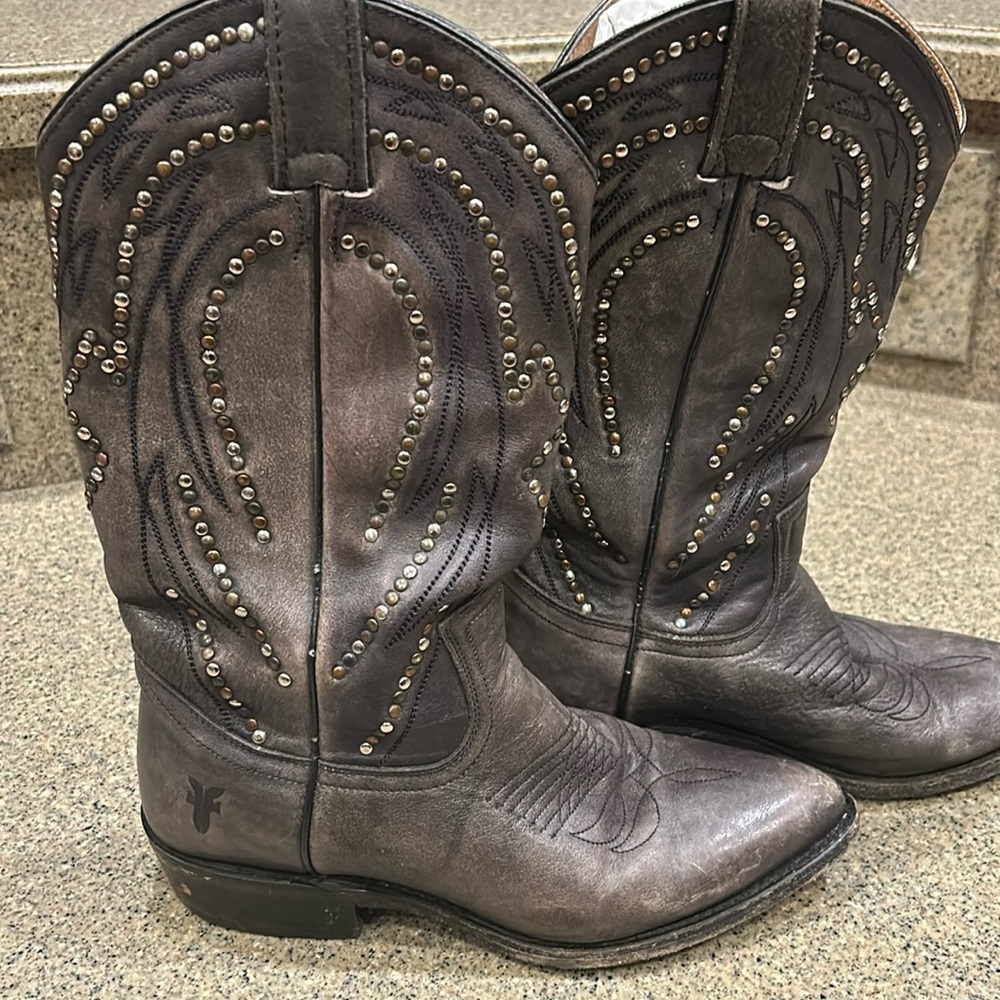 Frye Vintage Cowboy Boots!
